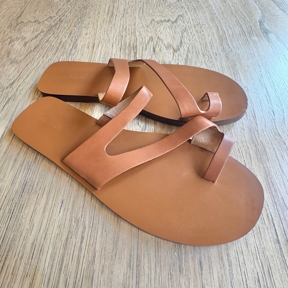Madewell Leather Toe‎ Ring Criss Cross Sandals - Picture 2 of 7